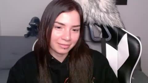 Snapshot of wolfs_daughter chatting on 6, 2, 2025 Alex online show from 6, 2, 2025