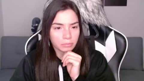 Snapshot of wolfs_daughter chatting on 14, 2, 2025 Alex online show from 14, 2, 2025