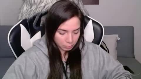 Snapshot of wolfs_daughter chatting on 20, 2, 2025 Alex online show from 20, 2, 2025