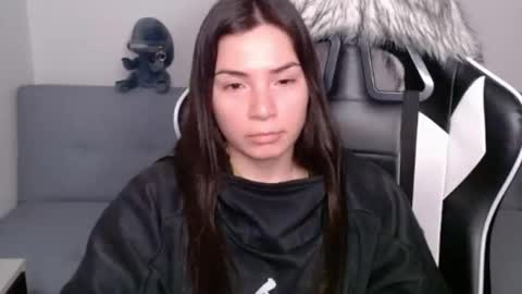 Snapshot of wolfs_daughter chatting on 27, 2, 2025 Alex online show from 27, 2, 2025