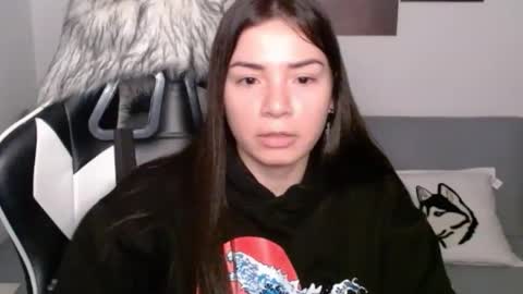 Snapshot of wolfs_daughter chatting on 4, 3, 2025 Alex online show from 4, 3, 2025