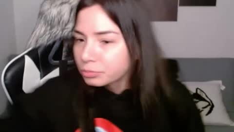 Snapshot of wolfs_daughter chatting on 4, 3, 2025 Alex online show from 4, 3, 2025