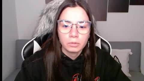 Snapshot of wolfs_daughter chatting on 14, 9, 2025 Alex online show from 14, 9, 2025