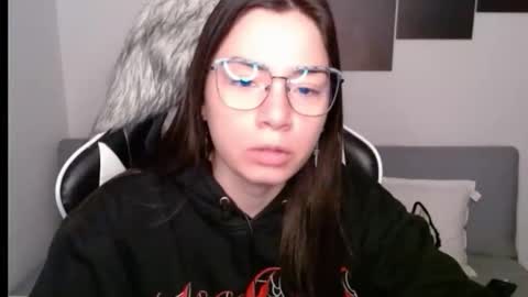 Snapshot of wolfs_daughter chatting on 15, 9, 2025 Alex online show from 15, 9, 2025