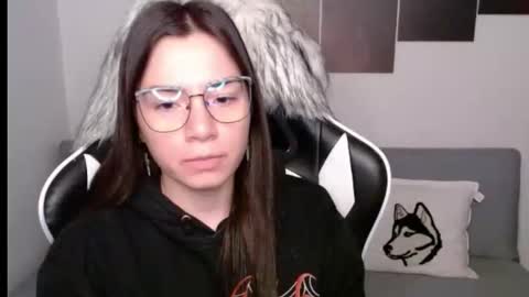 Snapshot of wolfs_daughter chatting on 17, 9, 2025 Alex online show from 17, 9, 2025