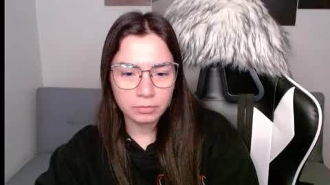 Snapshot of wolfs_daughter chatting on 19, 9, 2025 Alex online show from 19, 9, 2025