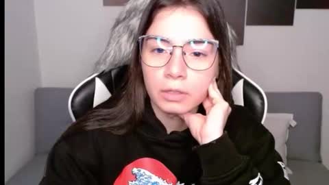 Snapshot of wolfs_daughter chatting on 21, 9, 2025 Alex online show from 21, 9, 2025