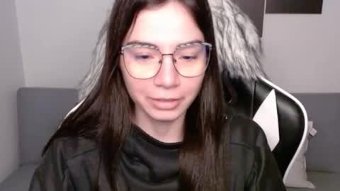 Snapshot of wolfs_daughter chatting on 25, 9, 2025 Alex online show from 25, 9, 2025