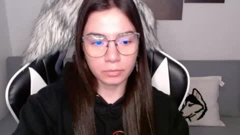 Snapshot of wolfs_daughter chatting on 28, 9, 2025 Alex online show from 28, 9, 2025