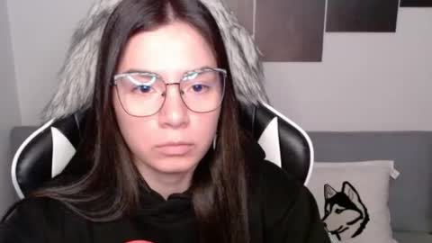 Snapshot of wolfs_daughter chatting on 4, 10, 2025 Alex online show from 4, 10, 2025