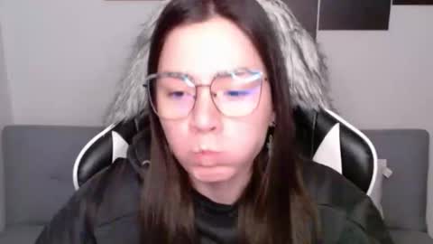 Snapshot of wolfs_daughter chatting on 6, 10, 2025 Alex online show from 6, 10, 2025