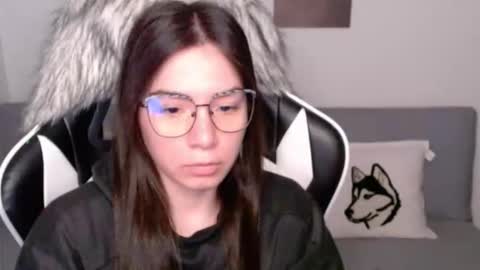 Snapshot of wolfs_daughter chatting on 7, 10, 2025 Alex online show from 7, 10, 2025