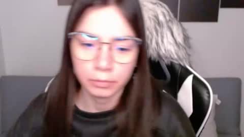 Snapshot of wolfs_daughter chatting on 10, 10, 2025 Alex online show from 10, 10, 2025