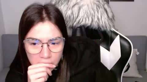 Snapshot of wolfs_daughter chatting on 24, 10, 2025 Alex online show from 24, 10, 2025