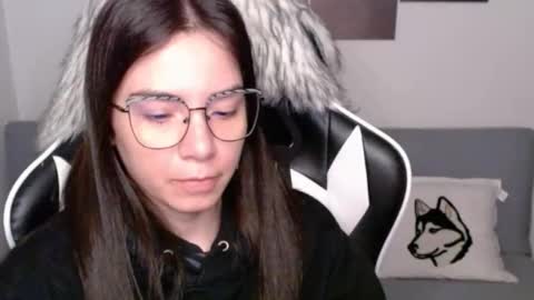 Snapshot of wolfs_daughter chatting on 29, 10, 2025 Alex online show from 29, 10, 2025