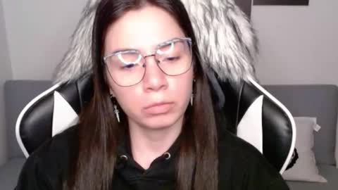 Snapshot of wolfs_daughter chatting on 30, 10, 2025 Alex online show from 30, 10, 2025