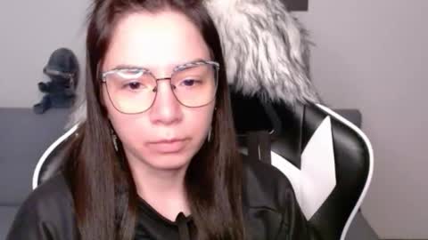 Snapshot of wolfs_daughter chatting on 10, 11, 2025 Alex online show from 10, 11, 2025