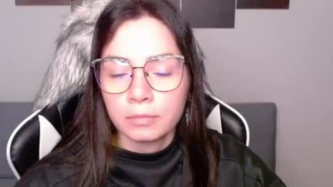 Snapshot of wolfs_daughter chatting on 15, 11, 2025 Alex online show from 15, 11, 2025