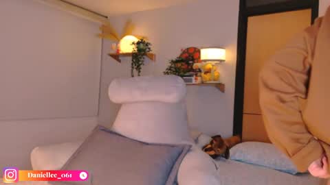   online show from 29, 4, 2026