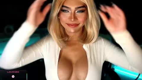 Snapshot of womanofyourdesire_ts chatting on 6, 11, 2025 Julia online show from 6, 11, 2025