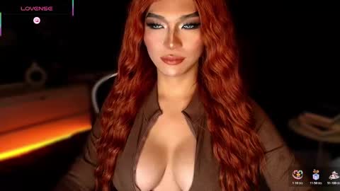 Snapshot of womanofyourdesire_ts chatting on 14, 11, 2025 Julia online show from 14, 11, 2025