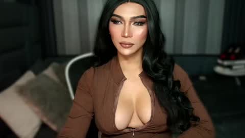 Snapshot of womanofyourdesire_ts chatting on 29, 11, 2025 Julia online show from 29, 11, 2025