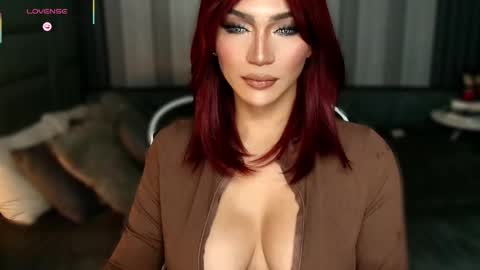 Snapshot of womanofyourdesire_ts chatting on 3, 12, 2025 Julia online show from 3, 12, 2025