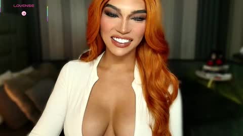 Snapshot of womanofyourdesire_ts chatting on 5, 12, 2025 Julia online show from 5, 12, 2025