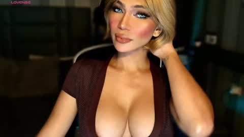 Snapshot of womanofyourdesire_ts chatting on 19, 1, 2026 Julia online show from 19, 1, 2026