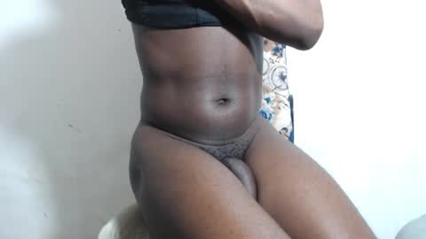 SHENIEL RODRIGUEZ online show from 28, 1, 2025