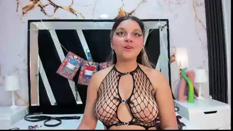 wonderkloe_ online show from 14, 7, 2026