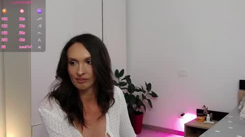 Snapshot of wonderwomannn chatting on 12, 9, 2025 Amalia online show from 12, 9, 2025