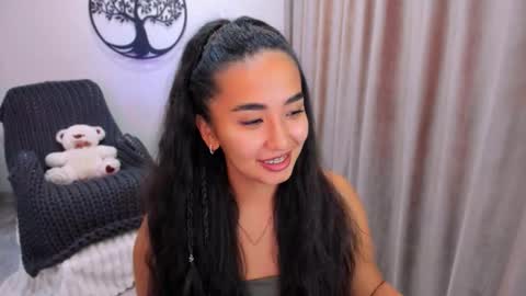 dudetta Kim online show from 13, 10, 2025