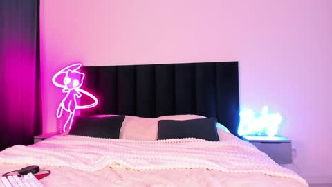 Snapshot of wowlovie666 chatting on 5, 12, 2024 Emi online show from 5, 12, 2024