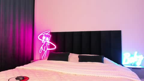 Snapshot of wowlovie666 chatting on 8, 12, 2024 Emi online show from 8, 12, 2024