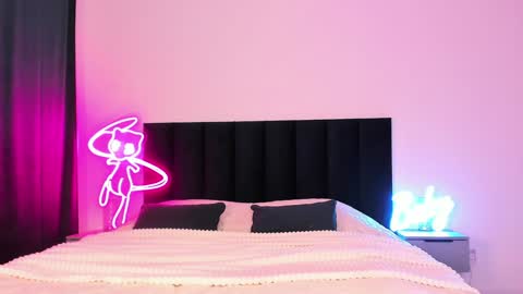 Snapshot of wowlovie666 chatting on 19, 12, 2024 Emi online show from 19, 12, 2024