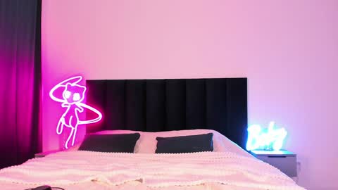 Snapshot of wowlovie666 chatting on 19, 12, 2024 Emi online show from 19, 12, 2024