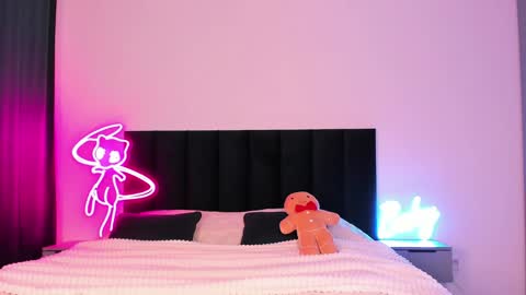 Snapshot of wowlovie666 chatting on 21, 12, 2024 Emi online show from 21, 12, 2024