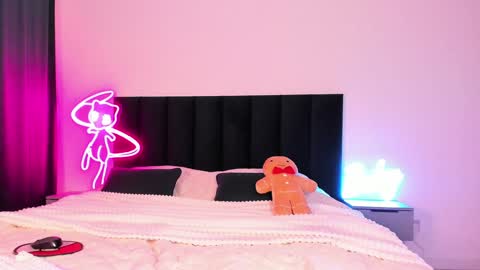 Snapshot of wowlovie666 chatting on 23, 12, 2024 Emi online show from 23, 12, 2024