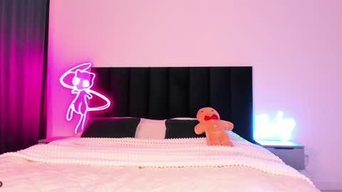 Snapshot of wowlovie666 chatting on 24, 12, 2024 Emi online show from 24, 12, 2024