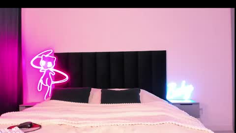 Snapshot of wowlovie666 chatting on 14, 2, 2025 Emi online show from 14, 2, 2025