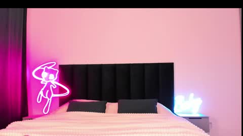 Snapshot of wowlovie666 chatting on 24, 2, 2025 Emi online show from 24, 2, 2025