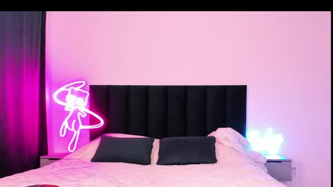 Snapshot of wowlovie666 chatting on 24, 2, 2025 Emi online show from 24, 2, 2025