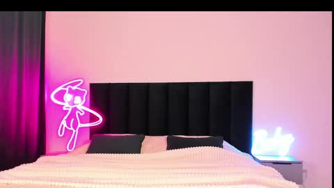 Snapshot of wowlovie666 chatting on 3, 3, 2025 Emi online show from 3, 3, 2025