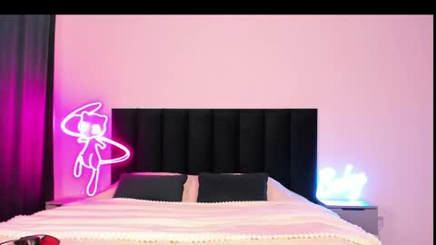 Snapshot of wowlovie666 chatting on 6, 3, 2025 Emi online show from 6, 3, 2025