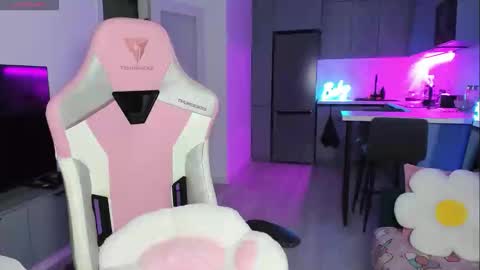 Snapshot of wowlovie666 chatting on 9, 9, 2025 Emi online show from 9, 9, 2025