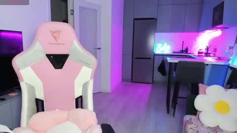 Snapshot of wowlovie666 chatting on 8, 10, 2025 Emi online show from 8, 10, 2025