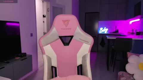 Snapshot of wowlovie666 chatting on 14, 10, 2025 Emi online show from 14, 10, 2025