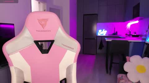 Snapshot of wowlovie666 chatting on 16, 10, 2025 Emi online show from 16, 10, 2025