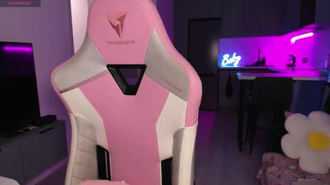 Snapshot of wowlovie666 chatting on 27, 10, 2025 Emi online show from 27, 10, 2025